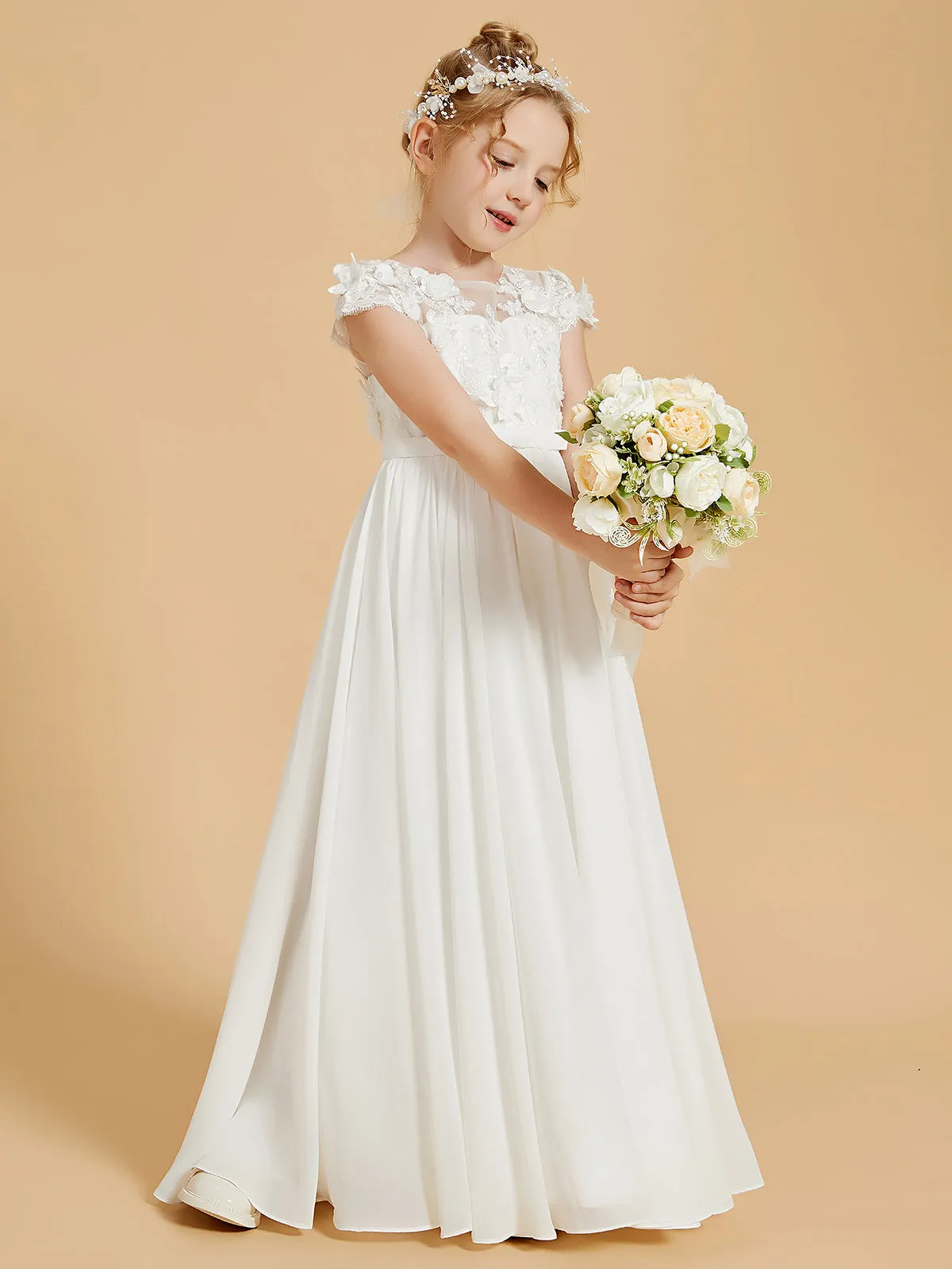 Charming Flower Girl Dresses with Chiffon and Appliqued Details