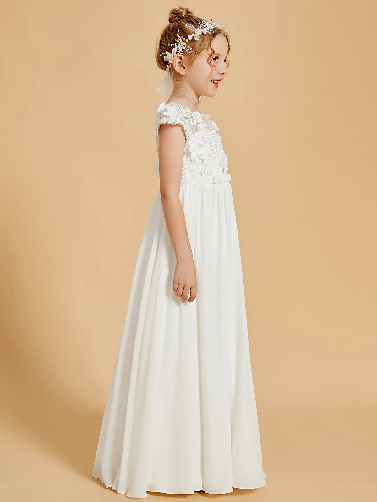 Charming Flower Girl Dresses with Chiffon and Appliqued Details