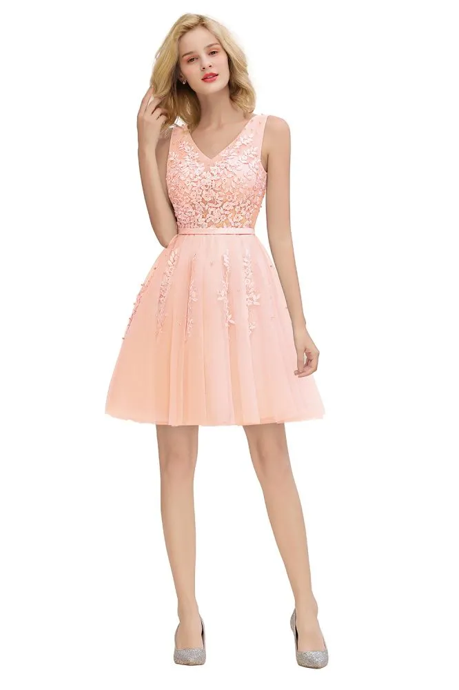 Charming V-Neck Tulle Lace Appliques Short Homecoming Dress Aline Backless Party Dress