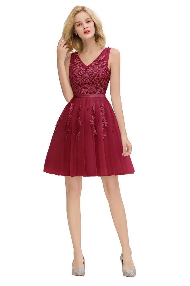 Charming V-Neck Tulle Lace Appliques Short Homecoming Dress Aline Backless Party Dress