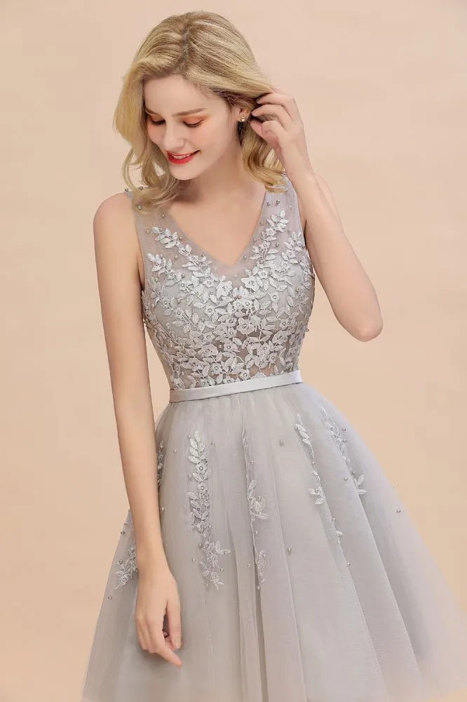 Charming V-Neck Tulle Lace Appliques Short Homecoming Dress Aline Backless Party Dress