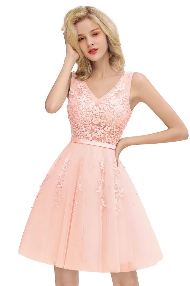 Charming V-Neck Tulle Lace Appliques Short Homecoming Dress Aline Backless Party Dress