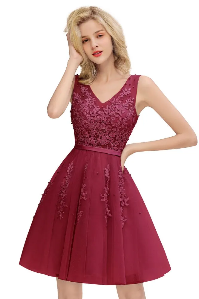 Charming V-Neck Tulle Lace Appliques Short Homecoming Dress Aline Backless Party Dress