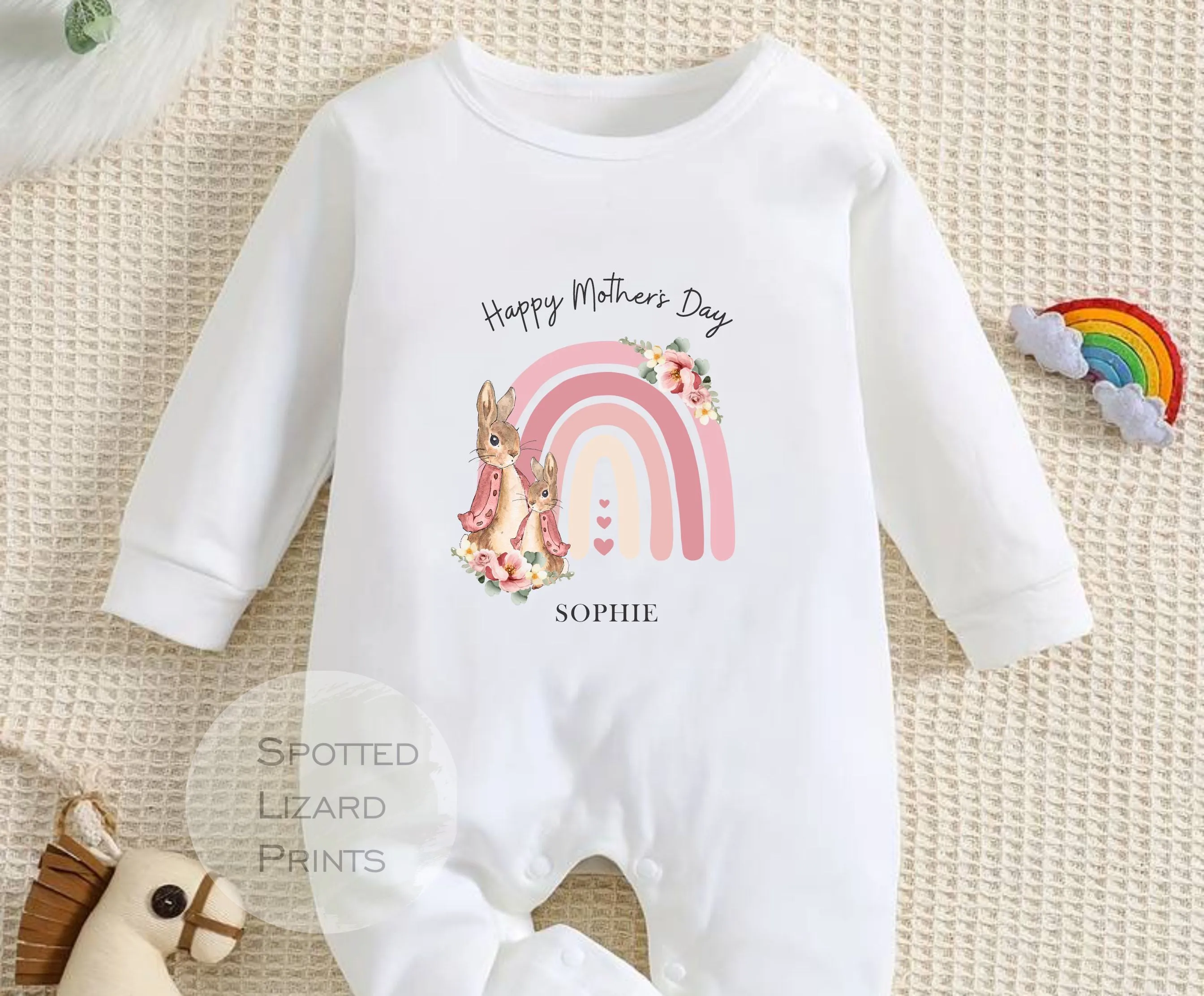 Peter Rabbit Happy Mother's Day MUMMY Baby Outfit (First Mother's Day 1st Mother's Day Mummy l New Mum Gift | Love My Mum)