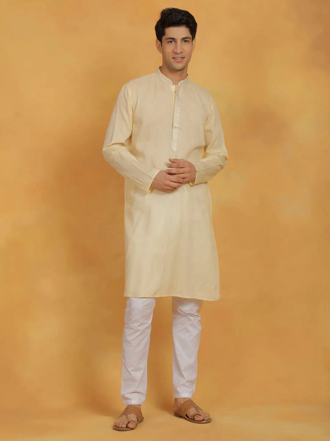 VASTRAMAY Cream and White Cotton Kurta Pyjama